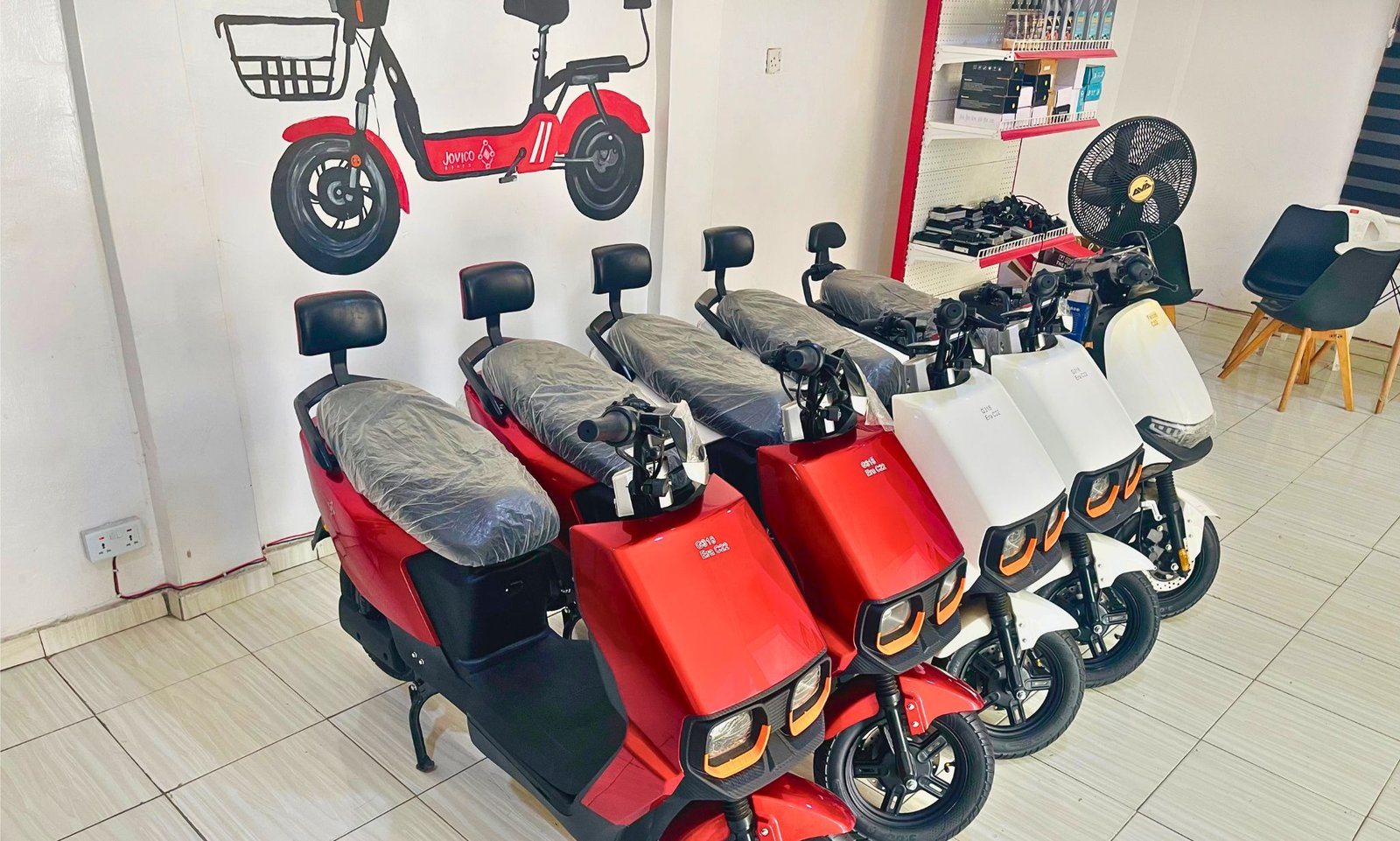 Electric Motorcycles vs Petrol Bikes for Daily Riders